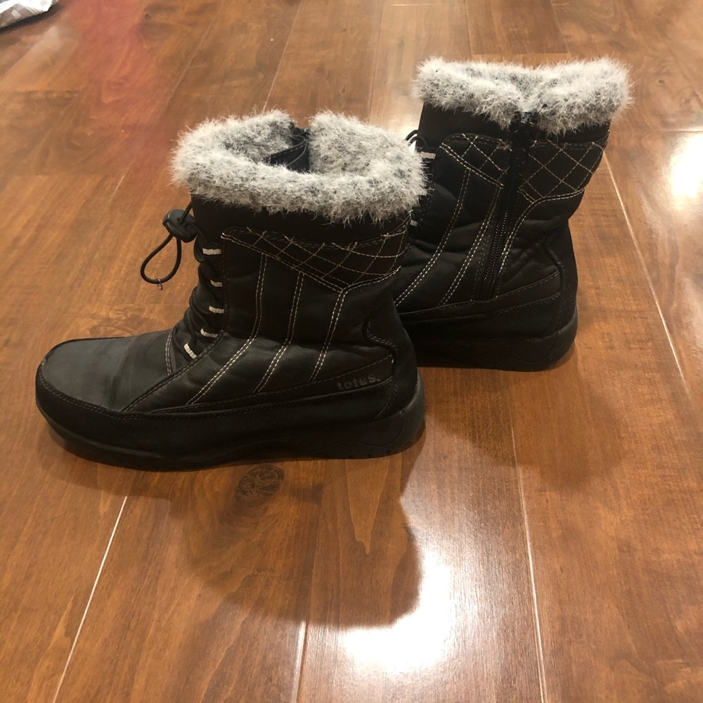 Totes snow boots